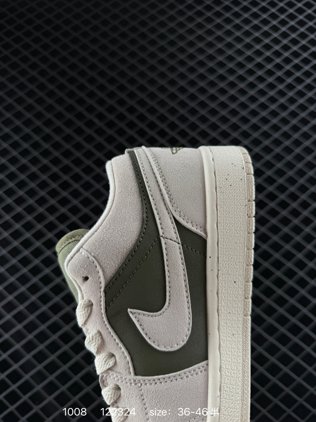 Nike Wmns Air Jordan 1 Low GS”Team Gold“